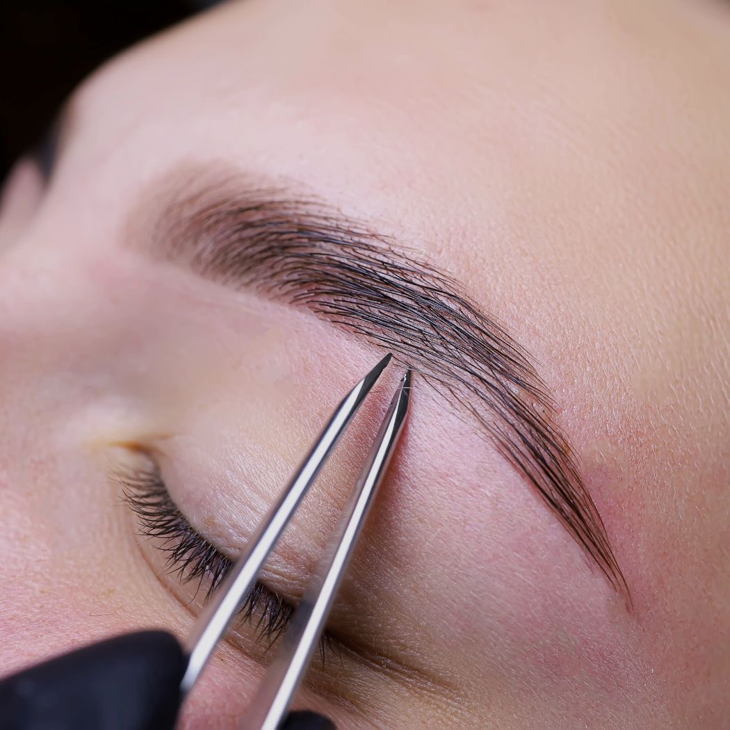 Augenbrauen-Vermessung vor dem Microblading