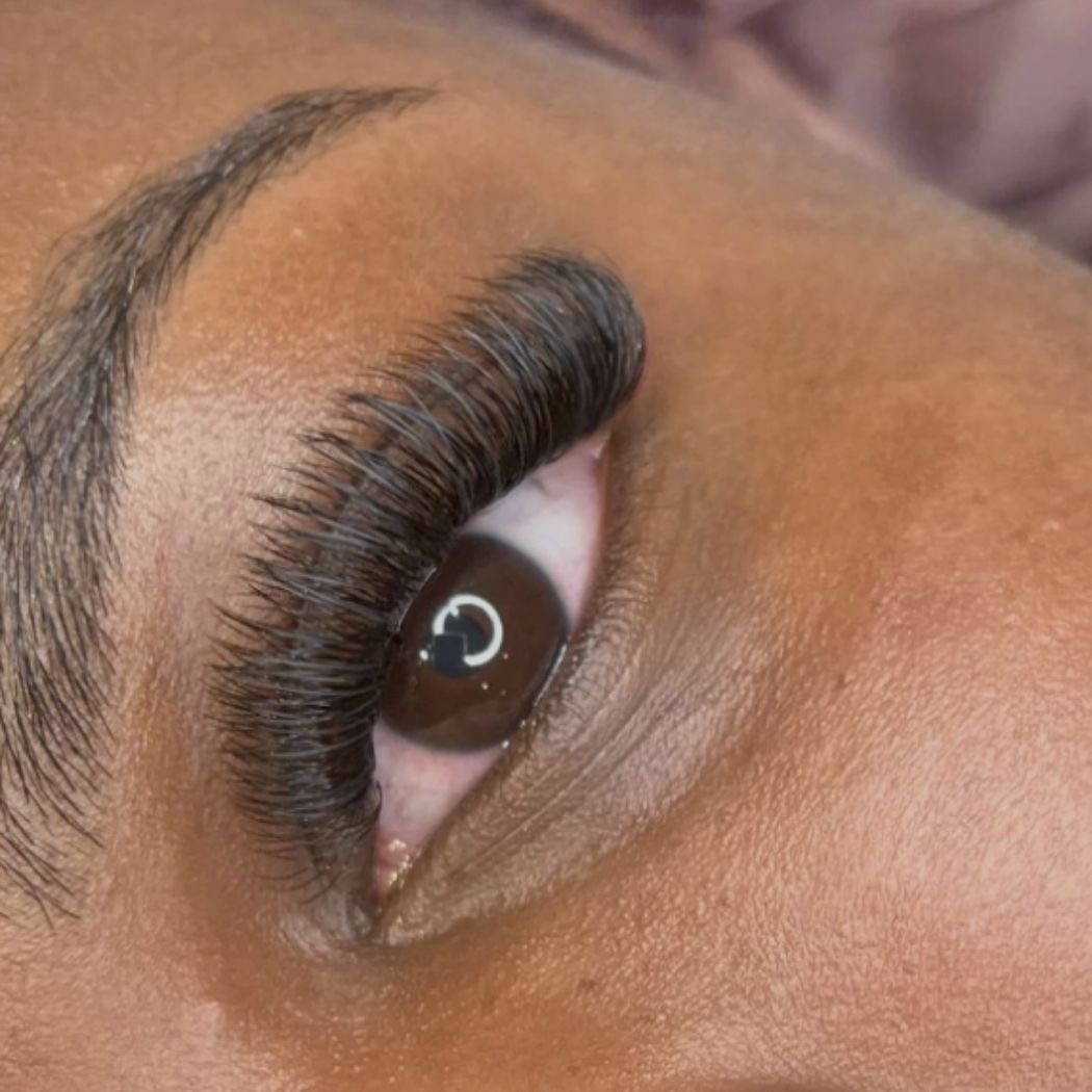 Detailaufnahme verl&auml;ngerter Wimpern